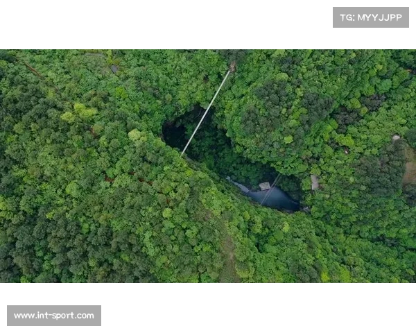 贵州猴耳天坑极限运动吸引游客,体育消费创新高 贵州猴耳天坑极限运动吸引游客,体育消费创新高